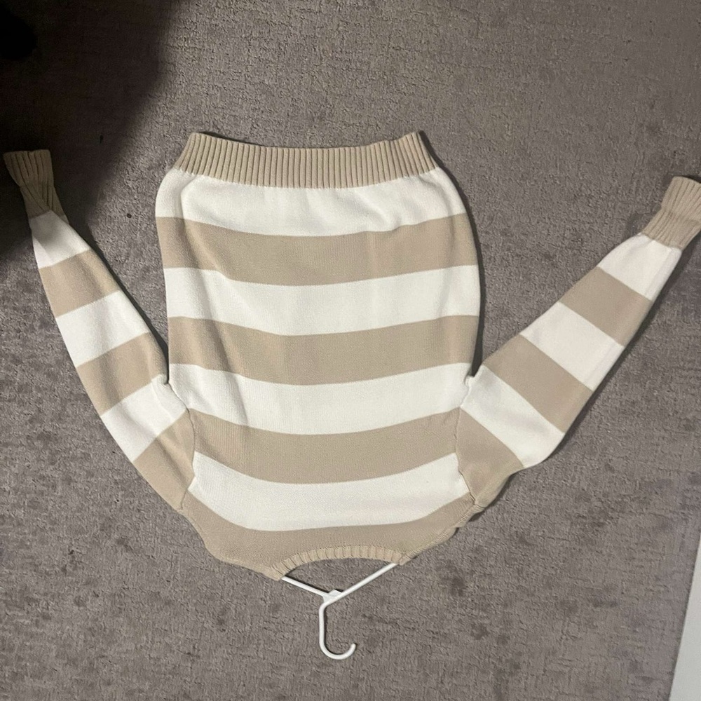Brandy Melville Long sleeve sweater